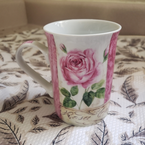 Rose Bone china mug by Masterpiece Collection RARE - Picture 1 of 5